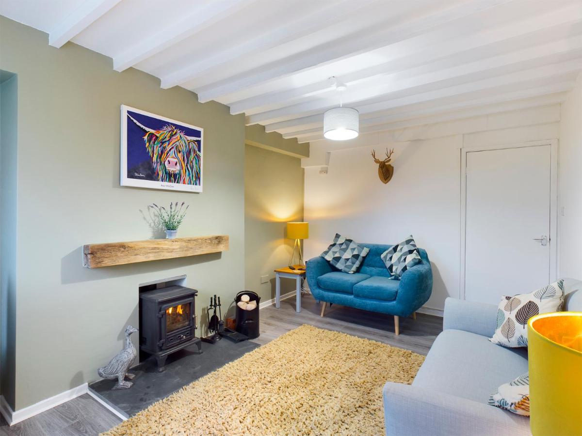 Welsh Country Cottage In Beautiful Village Llandudno Junction Eksteriør bilde