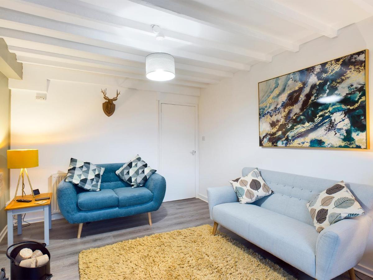 Welsh Country Cottage In Beautiful Village Llandudno Junction Eksteriør bilde