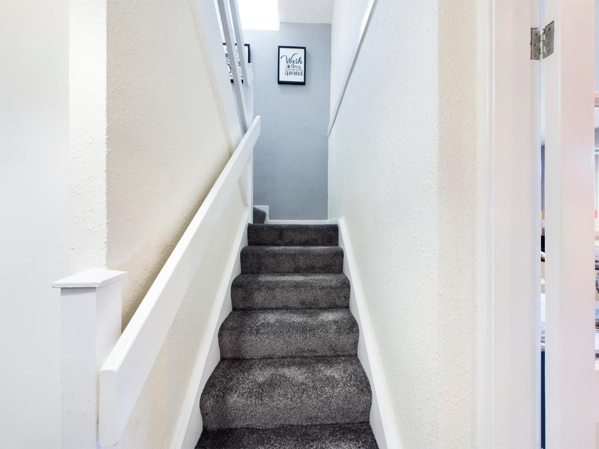 Welsh Country Cottage In Beautiful Village Llandudno Junction Eksteriør bilde